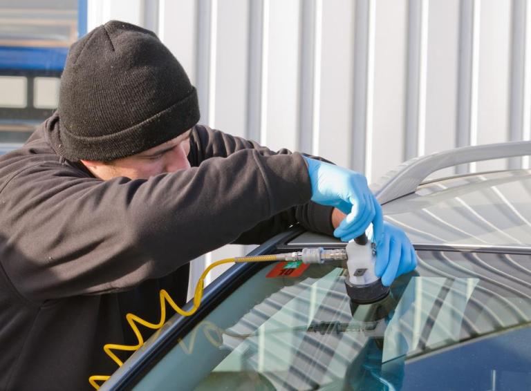 Remplacement du vitrage auto, ce qu'il faut savoir
